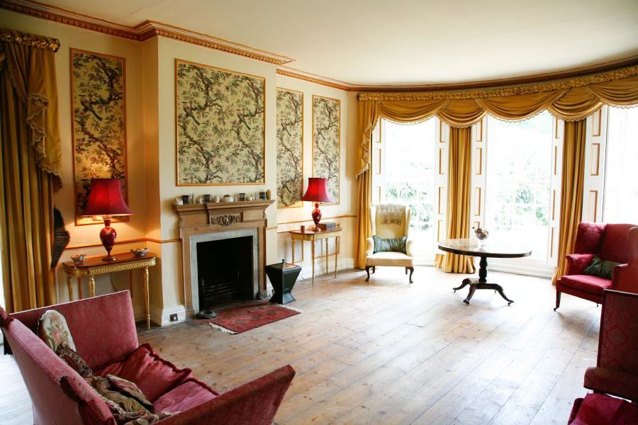 10276, HC232, H21726, RES-10667, Romaine, Surrey, South East, Houses - Manors & Mansions, Monor Houses, sitting rooms, grand rooms, Cottages & Country Houses, Film Location Company