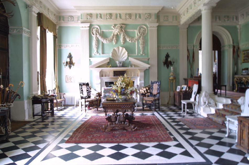 CH-8523, 10290, HH235, H21756, Horse, Oxfordshire, Historic houses, Houses - Historic & Castles, Houses - manors & mansions, black and white, black & white, black & white tiles, Tiles, Manor Houses & Country Estates, Stately Homes