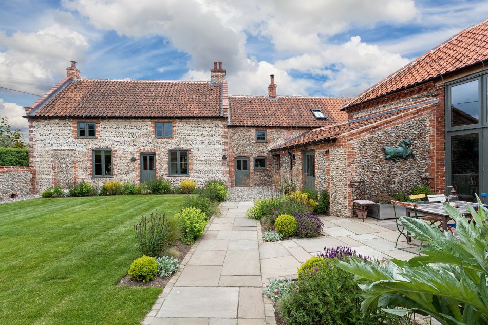10355, HC7547, H21787, Eastern England, Norfolk, Houses - Country, Country houses, barn conversions