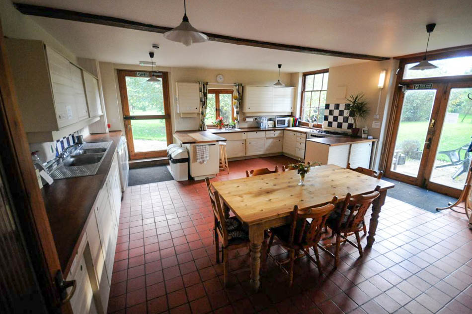 FM273, 10985, Eastern England, Hertfordshire, North West London, Houses - Country, Country Houses, Farmhouses, kitchens - country