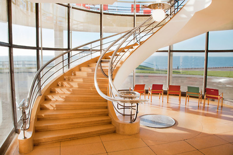 COM-10689, EV7797, 10998, Railings, East Sussex, South East, Event Spaces, Architectural, 1930's, 30's, stairs & stairwells, Lecture Theatres, Commercial & Industrial
