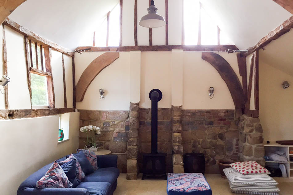 HC7837, 11085, H21486, barn conversions, west sussex
