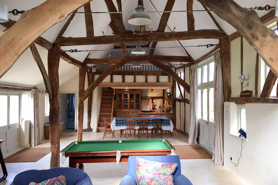 HC7837, 11085, H21486, barn conversions, west sussex