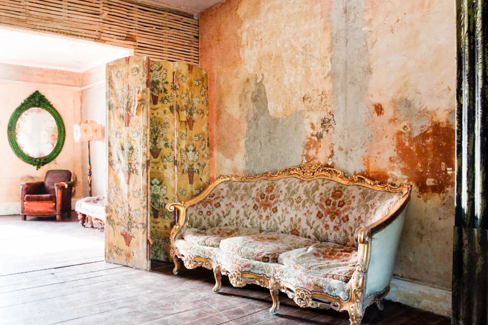 COM-646, H1641, 11087, Vintage Spook, shabby chic, north london, hackney, distressed walls, lifestyle, studios, Faded Grandeur, 