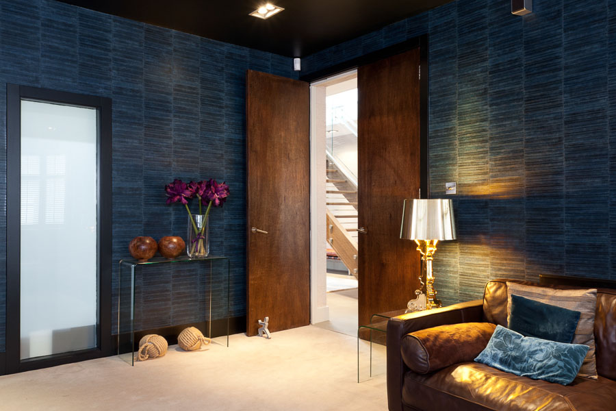 Dark Walls,  Masculine