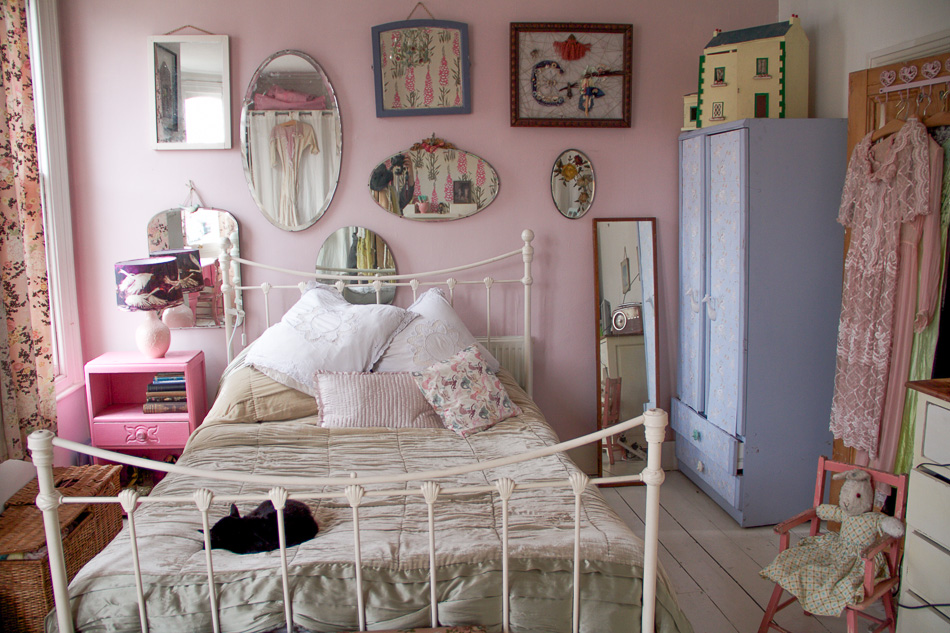 RES-7045, H22012, 11716, Houses, Houses - Victorian & Edwardian, Shabby Chic, Vintage Vibe, Brent, North West London, Bedrooms - Adult, Vintage Vibe, 