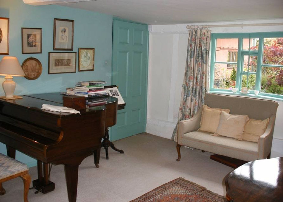 RES-1279, 11891, H21825, Poppy, Eastern England, Suffolk, Houses - Country, Cottages, Thatch, Cottages & Country Houses
