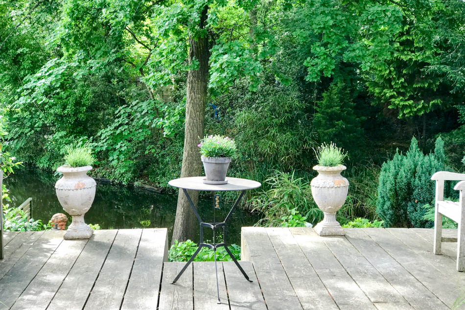 gardens - patio, Houses - By Lakes & Rivers