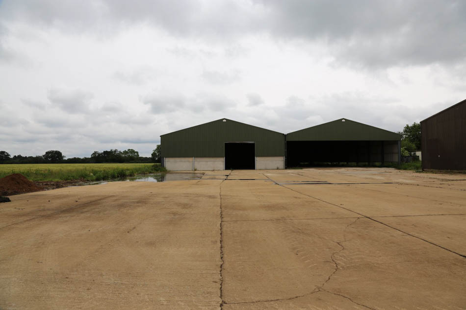 FM9258, COM-10179, 12587, R21714, Crop, Buckinghamshire, South East, farms and farmyards, barns, industrial buildings, Airports Airfields & Aircraft, Farms & Forests