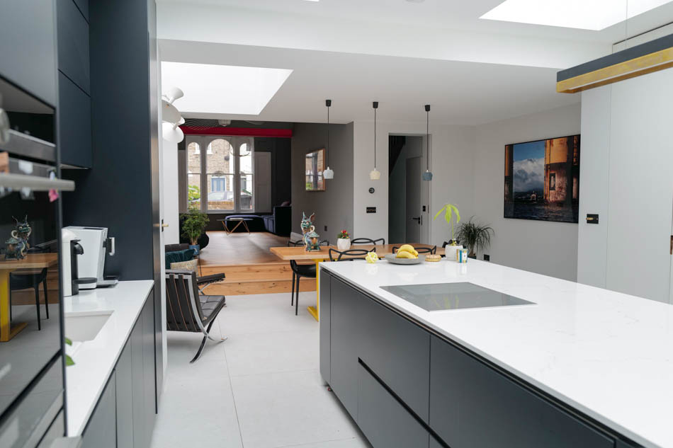  H9640, 12832, houses, houses - victorian & edwardian, north london, breakfast bar, kitchens - super modern, kitchens - family, kitchens - white, kitchen island 