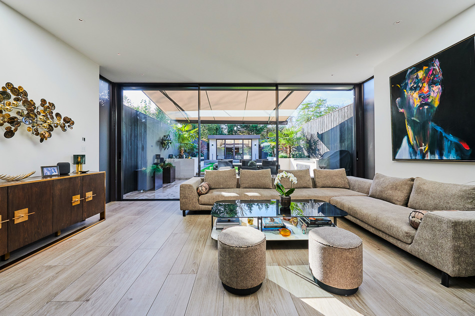RES-9884, 13056, H21860, West London, Hounslow, Modern Houses, Open-plan, Sitting Rooms - Modern
