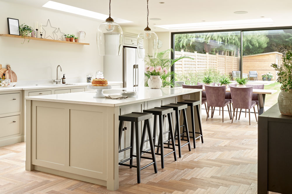 RES-10086, Elvis, Surrey, South East, 13255, 1930s, Suburban Houses, Kitchen Islands