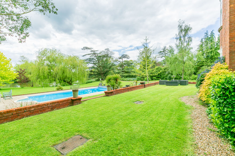 Gardens - Country House 