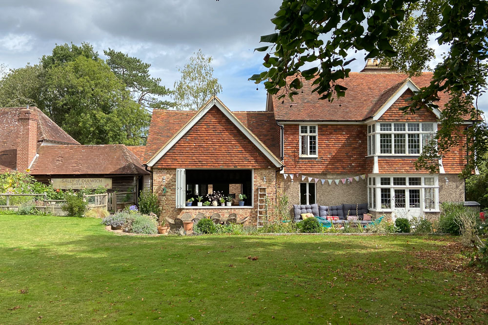 CH-8815, 12155, H22310, Rhodesian, South East, Kent, Houses - Country, Gardens - Country Houses, Farmhouses, Cottages & Country Houses